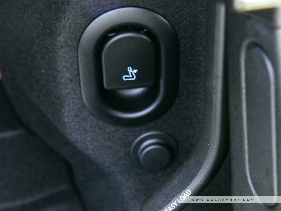 https://i.i-sgcm.com/new_cars/cars/11676/11676_g81