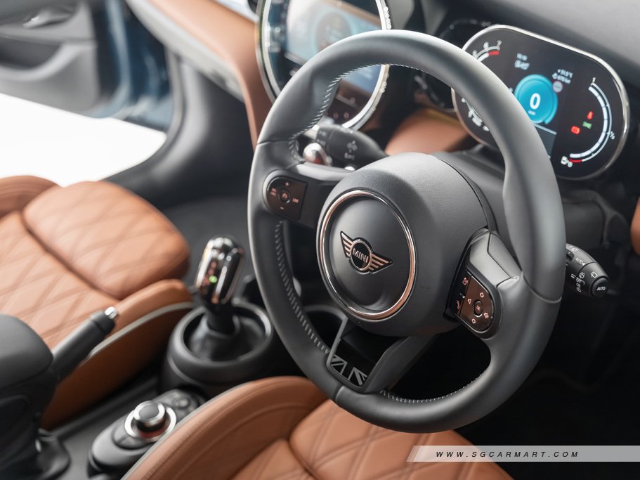 https://i.i-sgcm.com/new_cars/cars/11676/11676_g95