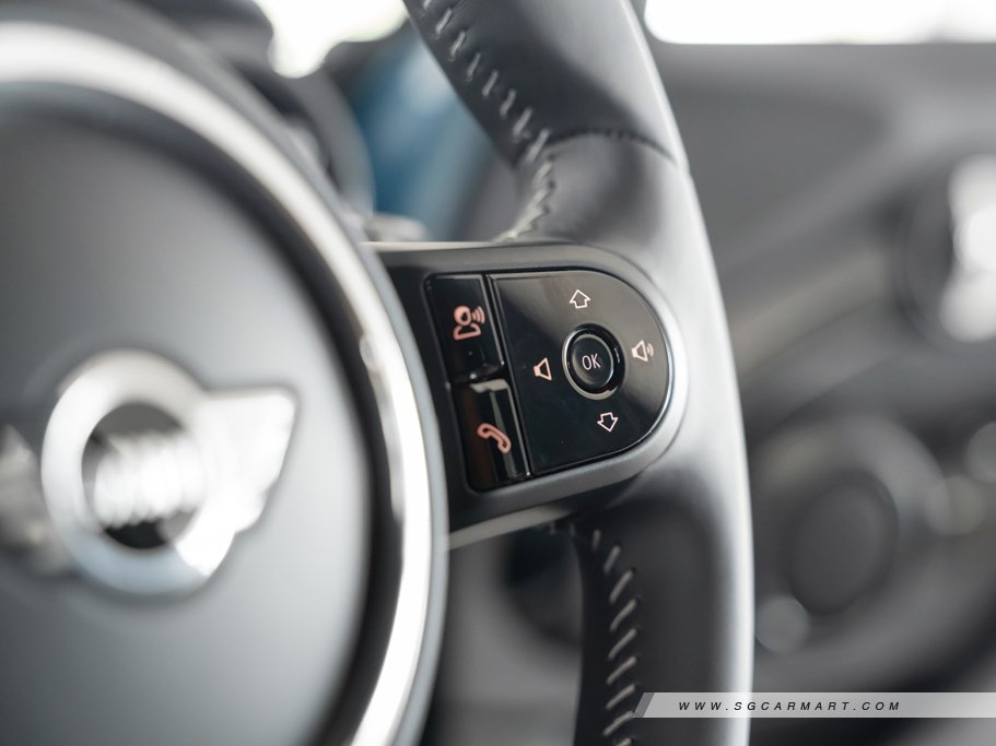 https://i.i-sgcm.com/new_cars/cars/11676/11676_g98