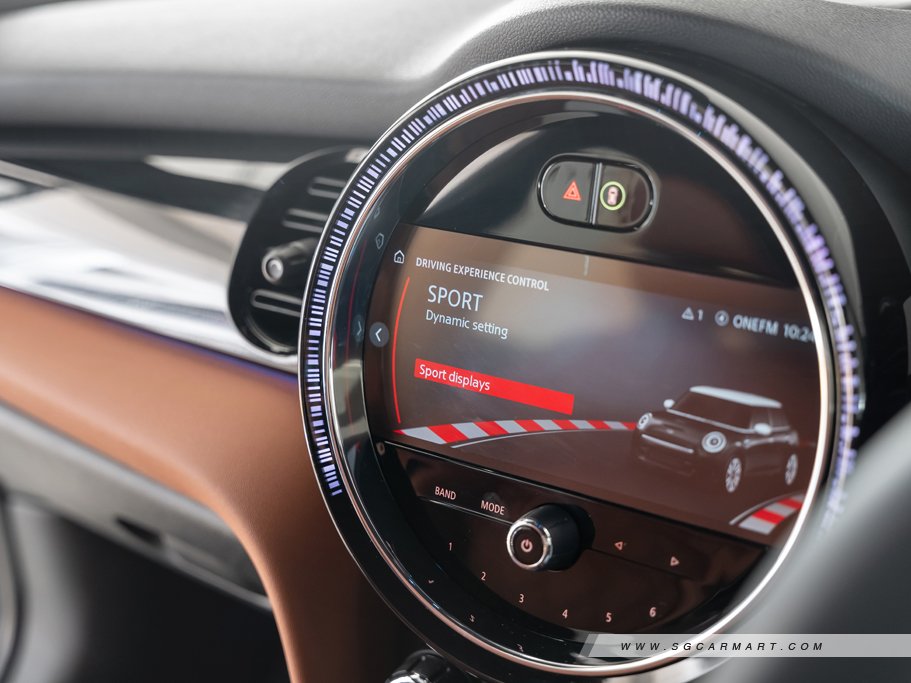 https://i.i-sgcm.com/new_cars/cars/11676/11676_g99