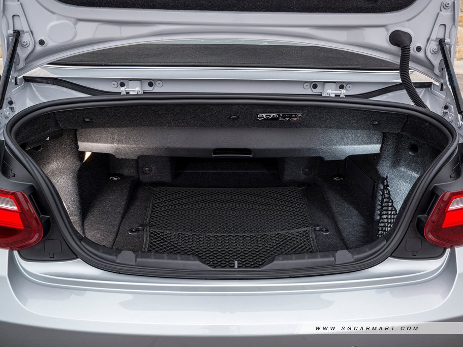 https://i.i-sgcm.com/new_cars/cars/11677/11677_g17