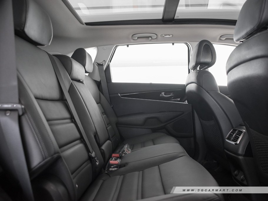 https://i.i-sgcm.com/new_cars/cars/11683/11683_g24