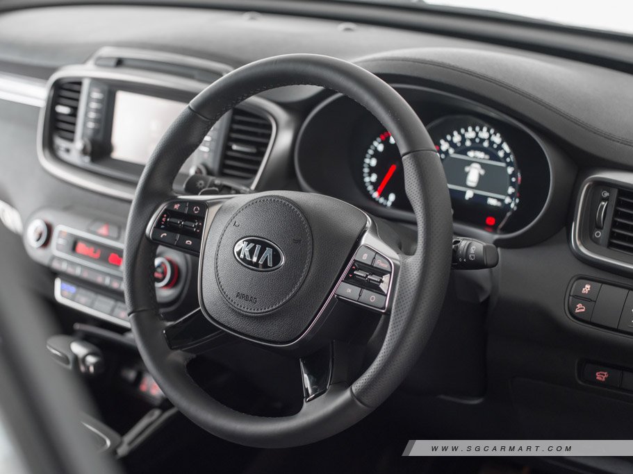 https://i.i-sgcm.com/new_cars/cars/11683/11683_g51