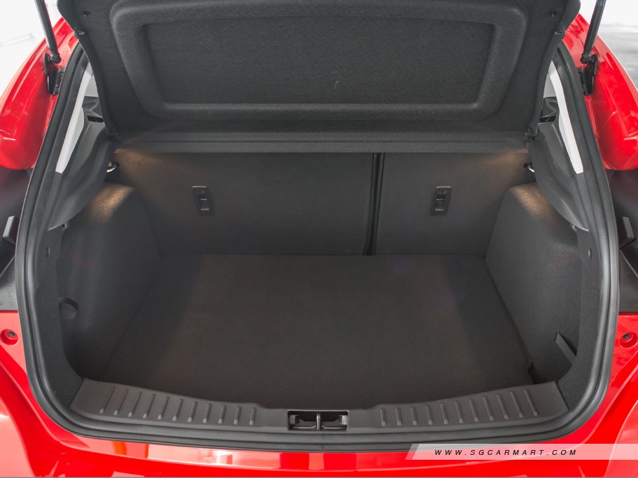 https://i.i-sgcm.com/new_cars/cars/11704/11704_g33