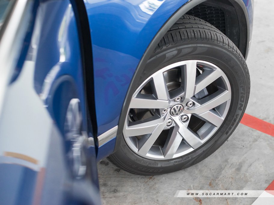 https://i.i-sgcm.com/new_cars/cars/11709/11709_g13