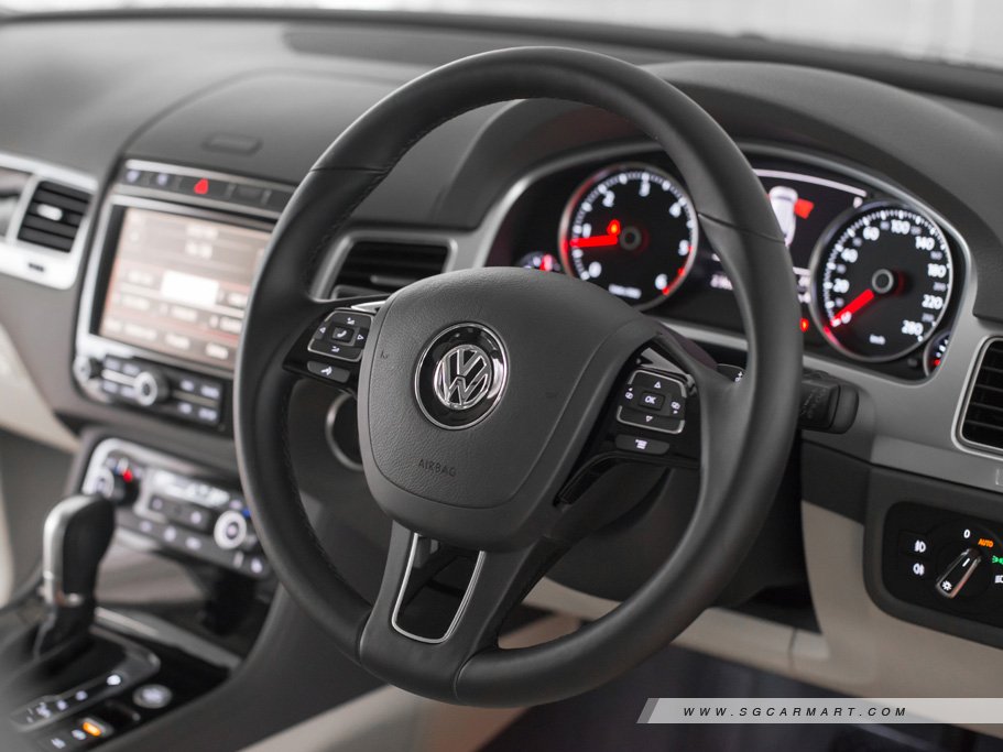 https://i.i-sgcm.com/new_cars/cars/11709/11709_g19