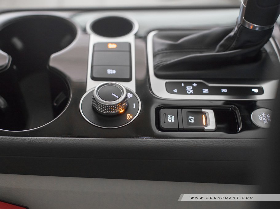 https://i.i-sgcm.com/new_cars/cars/11709/11709_g24