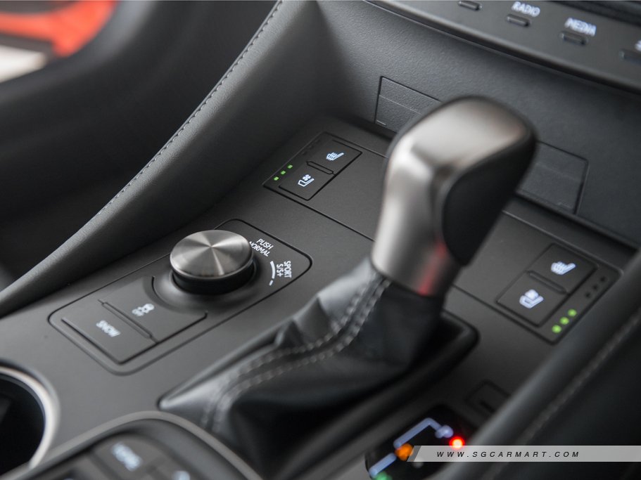 https://i.i-sgcm.com/new_cars/cars/11714/11714_g34