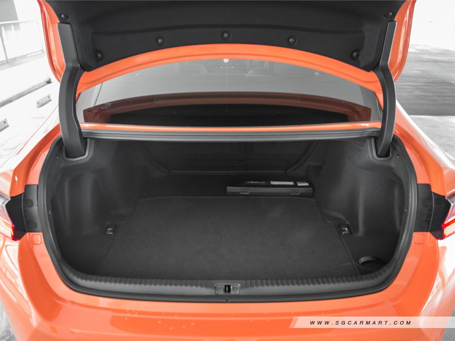 https://i.i-sgcm.com/new_cars/cars/11714/11714_g38