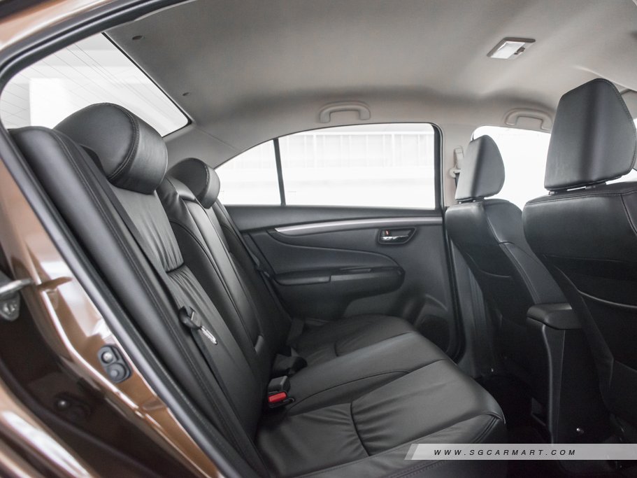 https://i.i-sgcm.com/new_cars/cars/11720/11720_g15