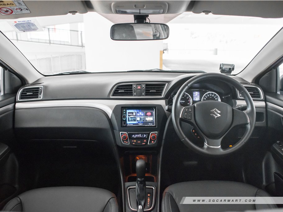 https://i.i-sgcm.com/new_cars/cars/11720/11720_g16