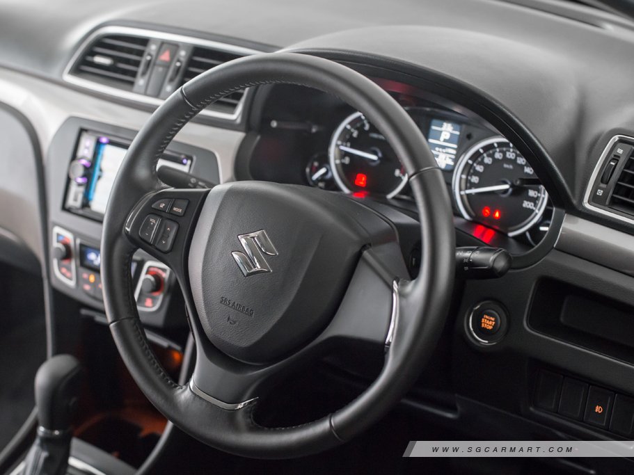 https://i.i-sgcm.com/new_cars/cars/11720/11720_g17