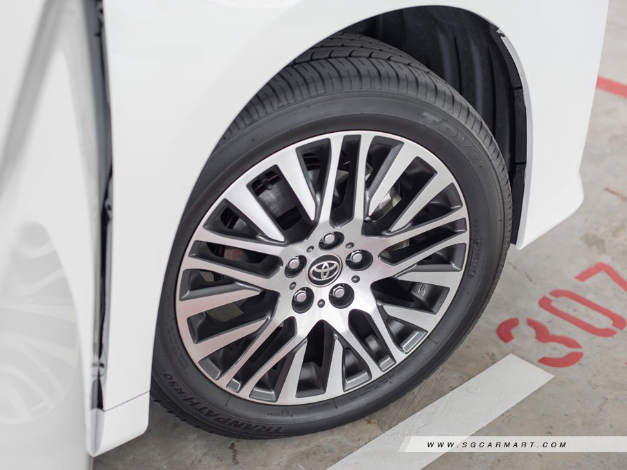 https://i.i-sgcm.com/new_cars/cars/11731/11731_g16