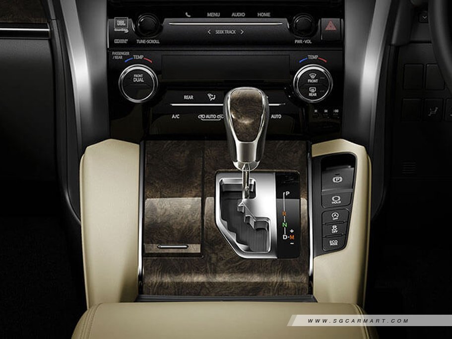 https://i.i-sgcm.com/new_cars/cars/11732/11732_g16