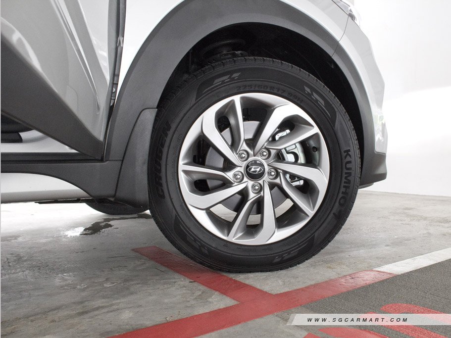 https://i.i-sgcm.com/new_cars/cars/11735/11735_g44