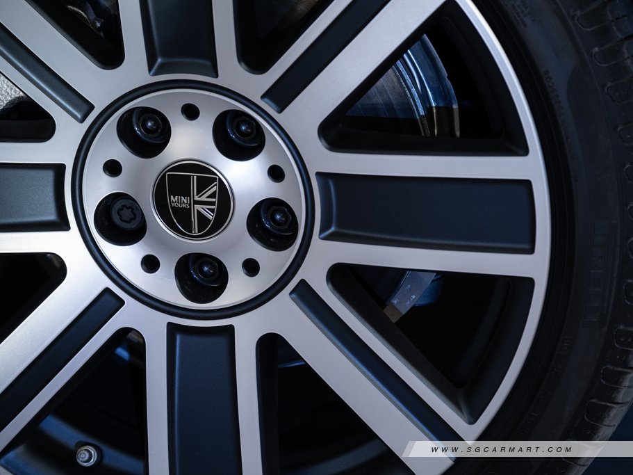https://i.i-sgcm.com/new_cars/cars/11738/11738_g64