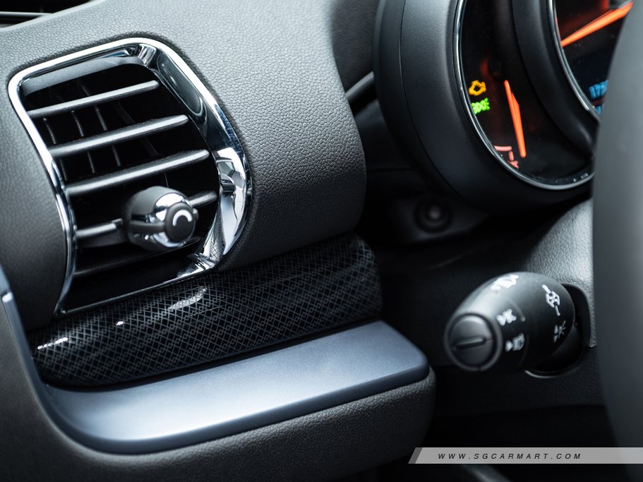 https://i.i-sgcm.com/new_cars/cars/11738/11738_g75