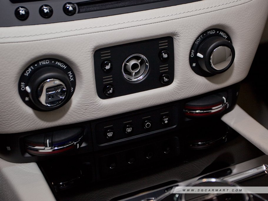 https://i.i-sgcm.com/new_cars/cars/11747/11747_g31