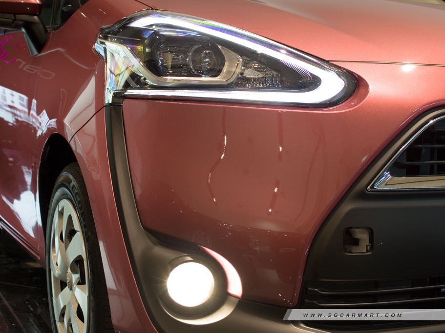 https://i.i-sgcm.com/new_cars/cars/11748/11748_g11