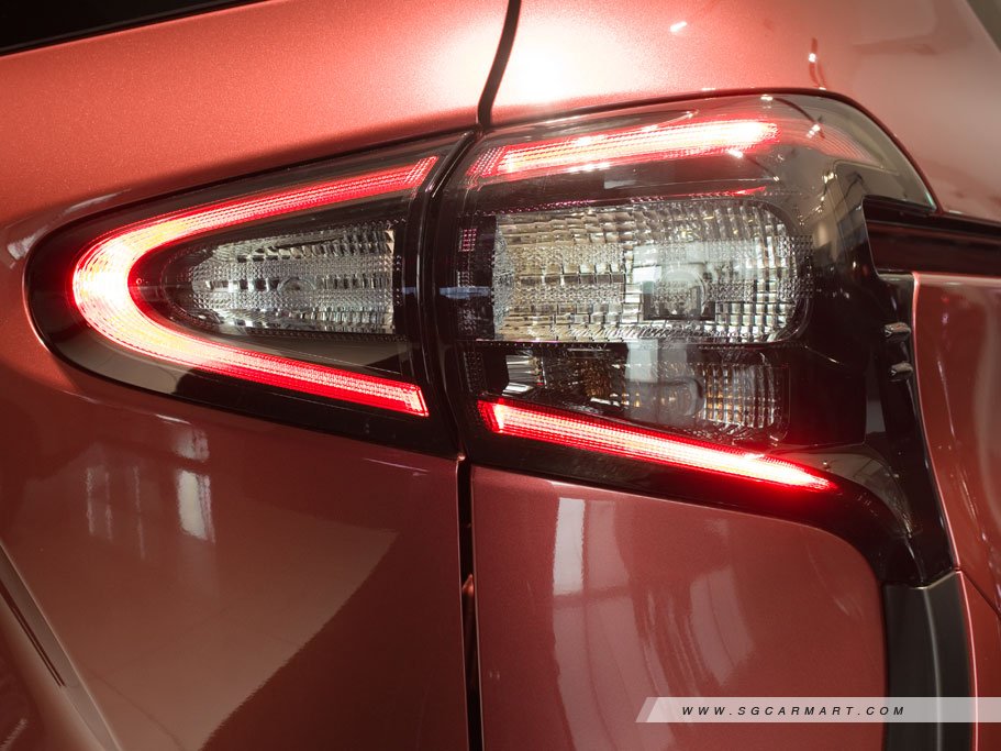 https://i.i-sgcm.com/new_cars/cars/11748/11748_g16