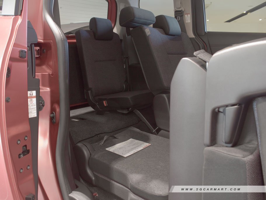 https://i.i-sgcm.com/new_cars/cars/11748/11748_g21