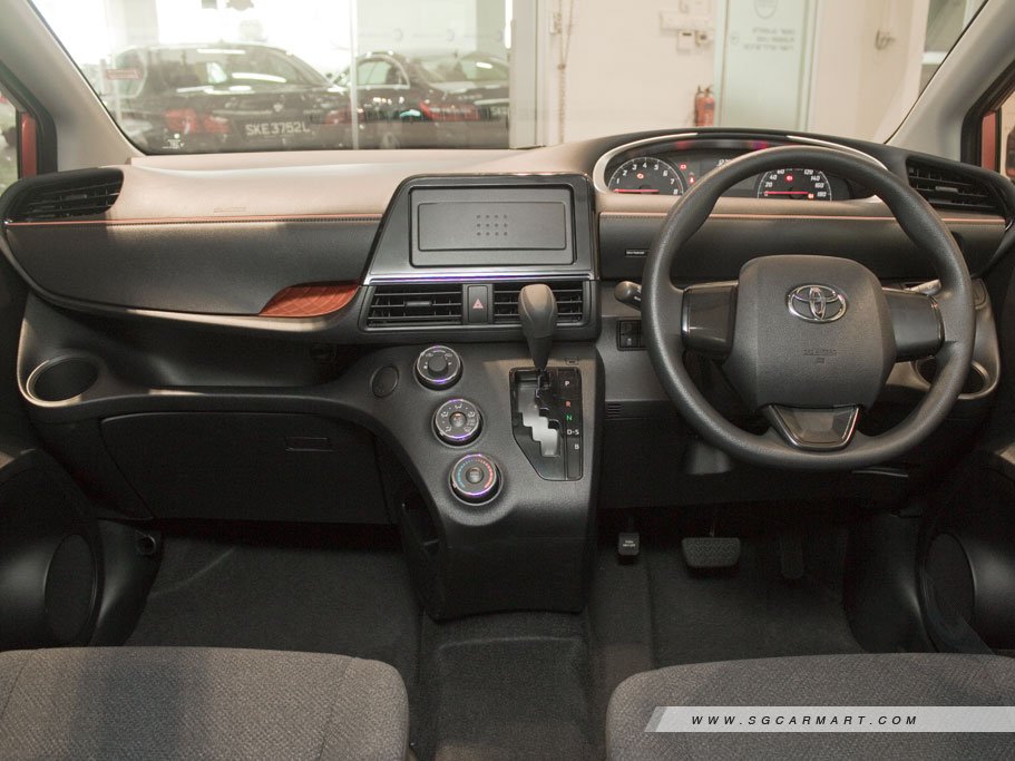 https://i.i-sgcm.com/new_cars/cars/11748/11748_g22