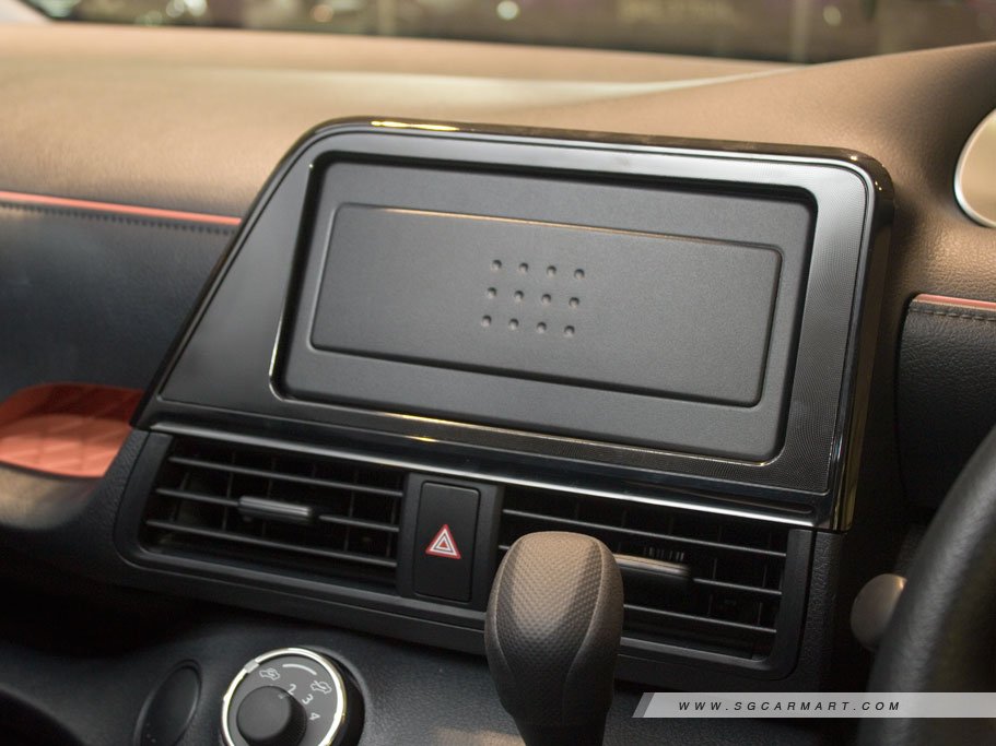 https://i.i-sgcm.com/new_cars/cars/11748/11748_g25