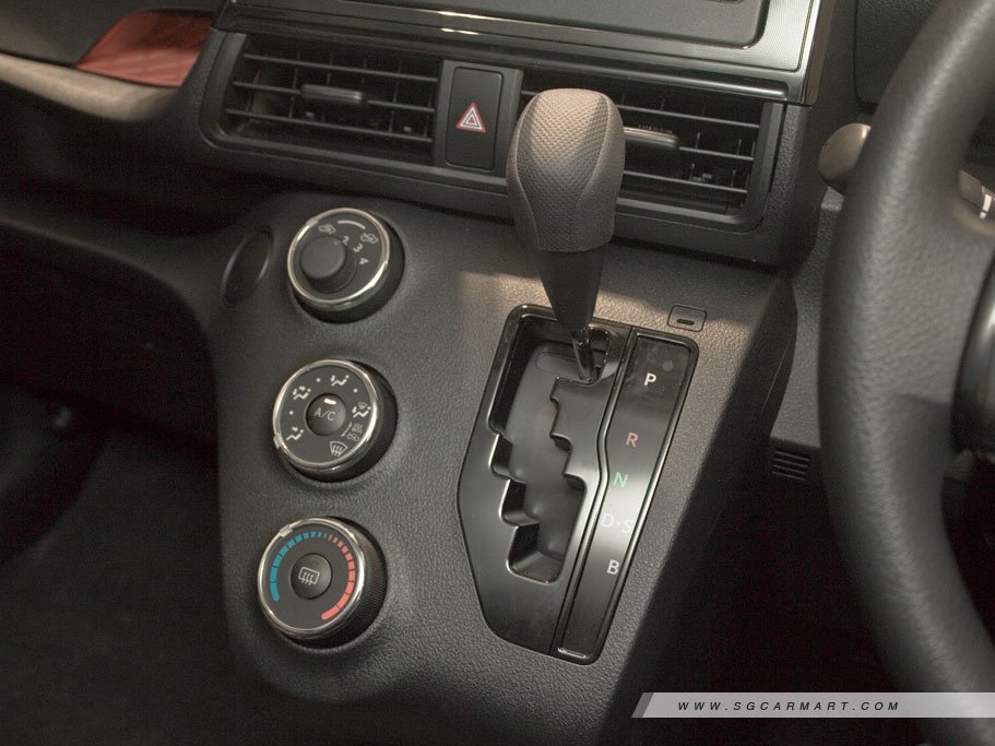 https://i.i-sgcm.com/new_cars/cars/11748/11748_g26