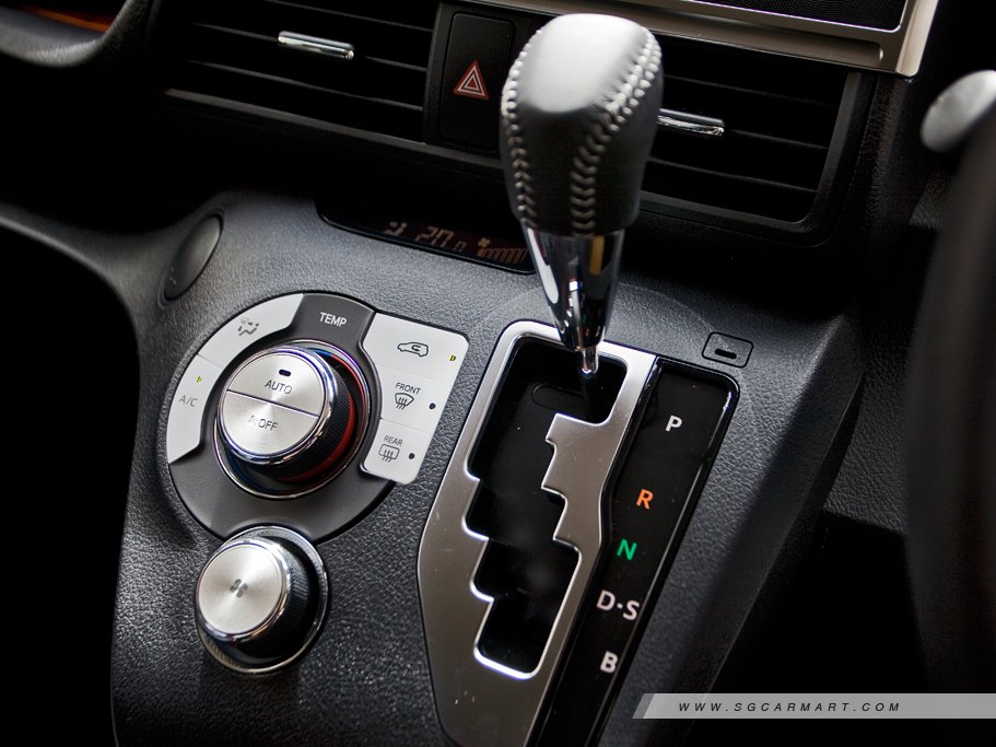 https://i.i-sgcm.com/new_cars/cars/11748/11748_g56