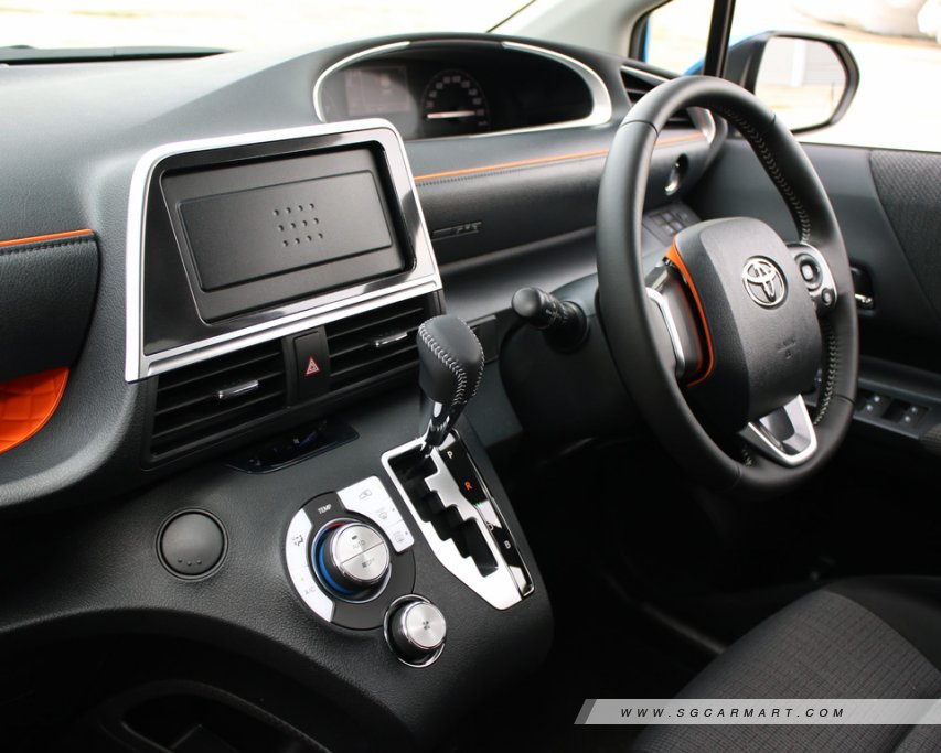 https://i.i-sgcm.com/new_cars/cars/11748/11748_g73
