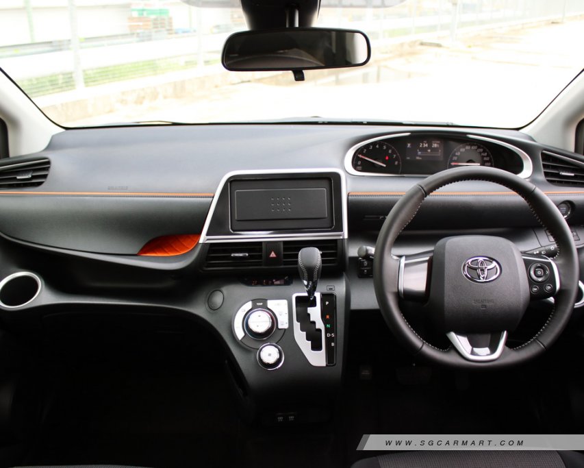 https://i.i-sgcm.com/new_cars/cars/11748/11748_g75