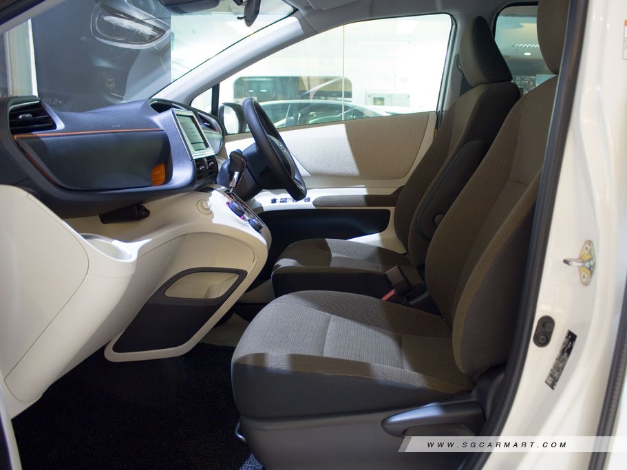 https://i.i-sgcm.com/new_cars/cars/11752/11752_g10