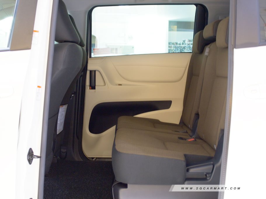 https://i.i-sgcm.com/new_cars/cars/11752/11752_g11
