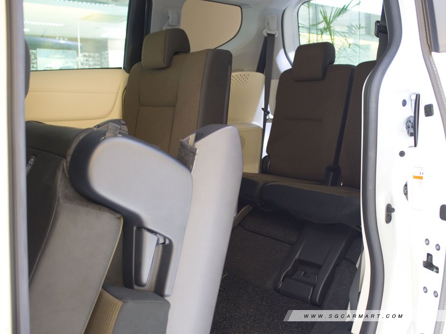 https://i.i-sgcm.com/new_cars/cars/11752/11752_g12