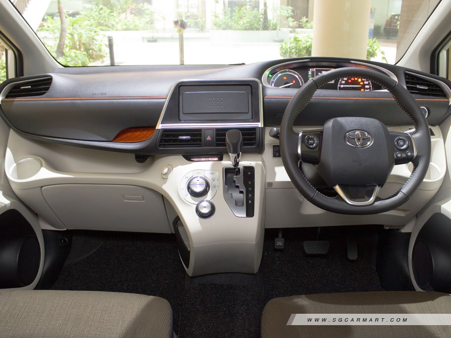 https://i.i-sgcm.com/new_cars/cars/11752/11752_g13