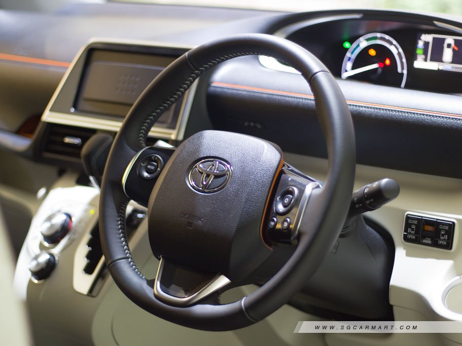 https://i.i-sgcm.com/new_cars/cars/11752/11752_g14