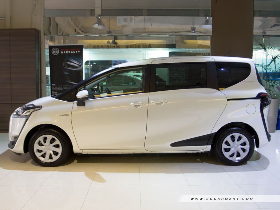 https://i.i-sgcm.com/new_cars/cars/11752/11752_g2