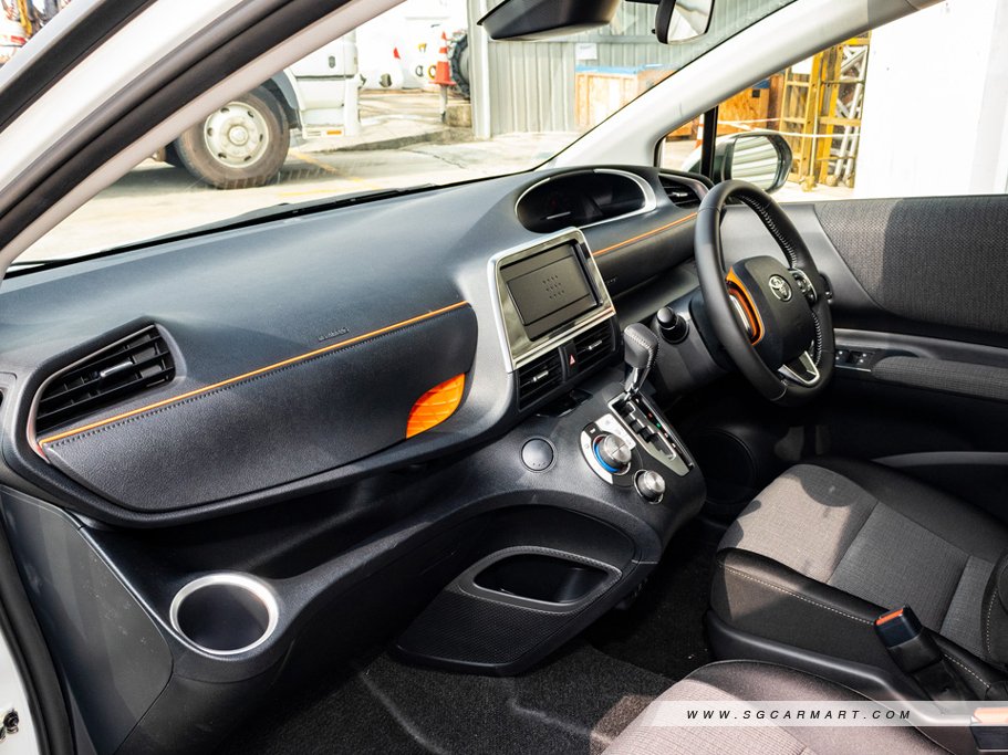 https://i.i-sgcm.com/new_cars/cars/11752/11752_g31