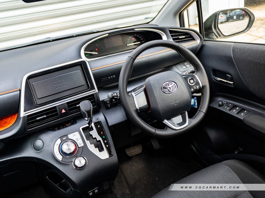 https://i.i-sgcm.com/new_cars/cars/11752/11752_g33