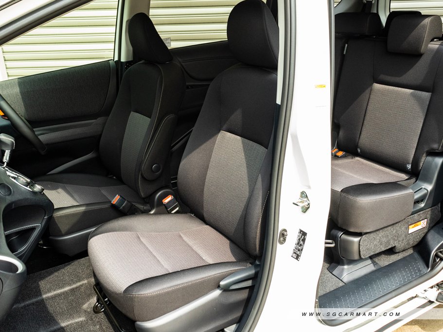 https://i.i-sgcm.com/new_cars/cars/11752/11752_g34