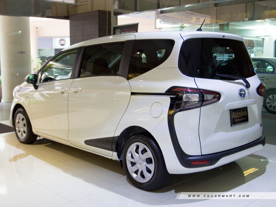 https://i.i-sgcm.com/new_cars/cars/11752/11752_g3