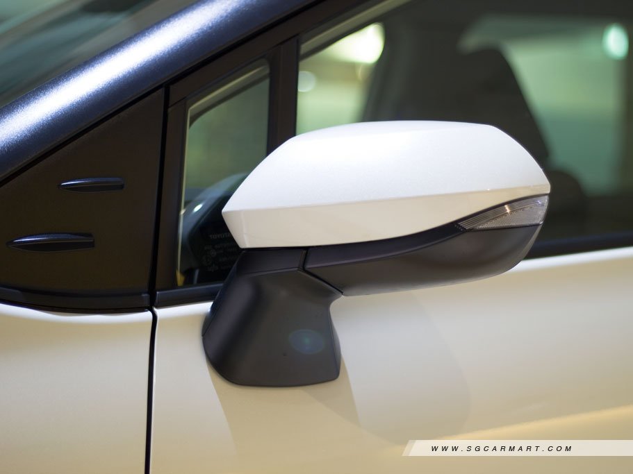 https://i.i-sgcm.com/new_cars/cars/11752/11752_g7