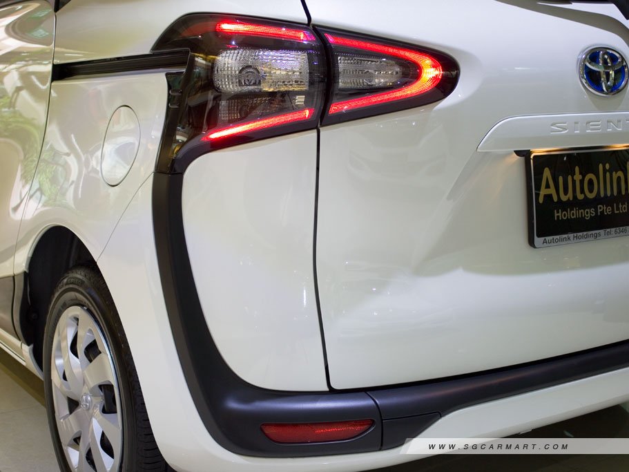 https://i.i-sgcm.com/new_cars/cars/11752/11752_g9