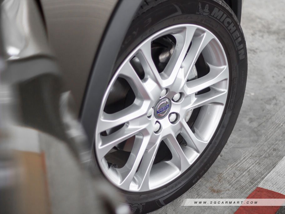 https://i.i-sgcm.com/new_cars/cars/11764/11764_g23