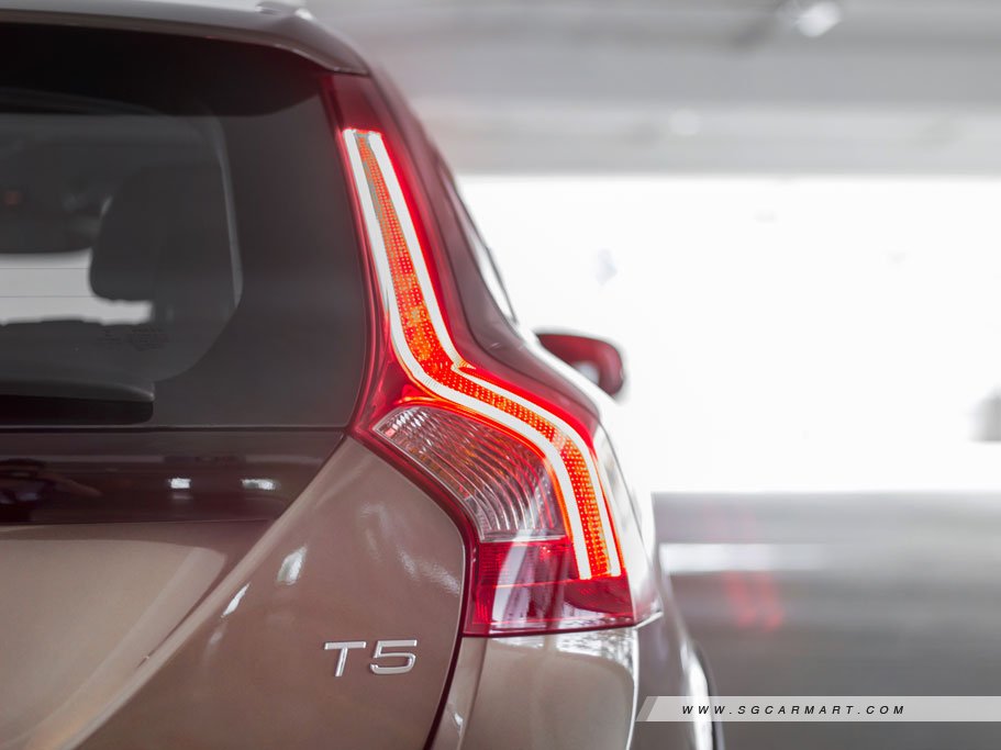 https://i.i-sgcm.com/new_cars/cars/11764/11764_g25