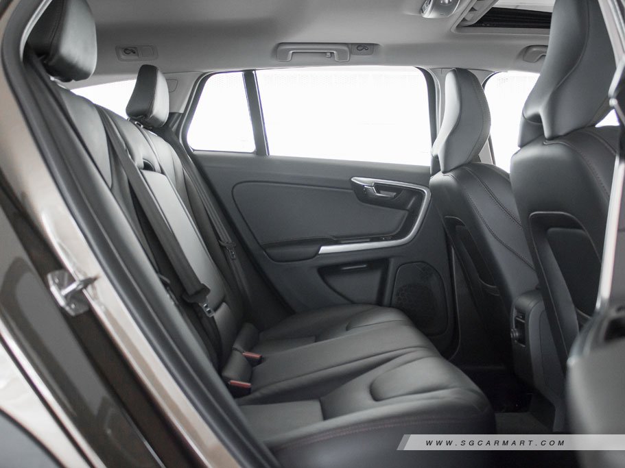 https://i.i-sgcm.com/new_cars/cars/11764/11764_g29