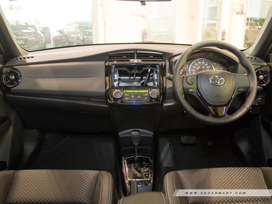https://i.i-sgcm.com/new_cars/cars/11765/11765_g33