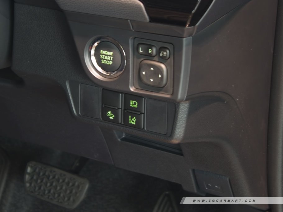 https://i.i-sgcm.com/new_cars/cars/11765/11765_g38