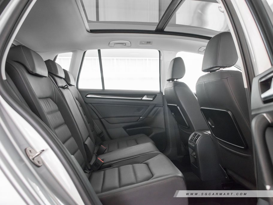 https://i.i-sgcm.com/new_cars/cars/11772/11772_g27