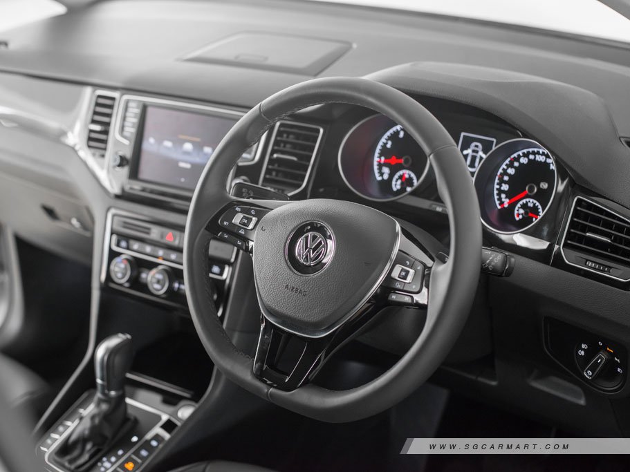 https://i.i-sgcm.com/new_cars/cars/11772/11772_g28